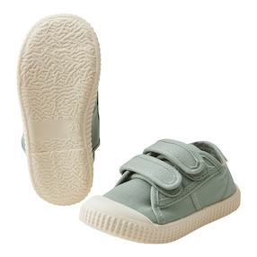 Schuhe mit Klettverschluss