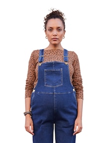 Weite Umstands-Latzhose aus waterless-Denim, Bundweite verstellbar