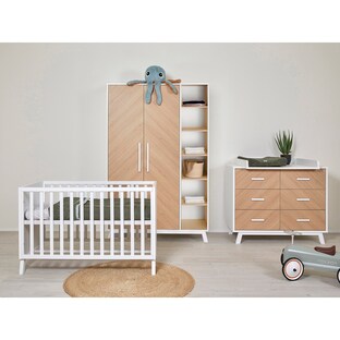 3-tlg. Babyzimmer Venice Fishbone White mit 2-türigem Kleiderschrank mit Seitenregal