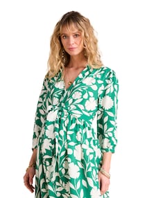 Maxikleid mit Blumen für Schwangerschaft und Stillzeit